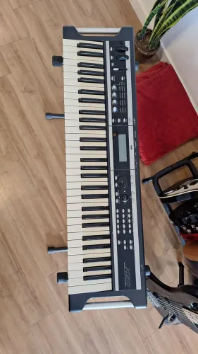 Teclado Korg X50