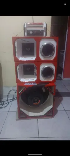 Caixa bobi pra vender som potente. 