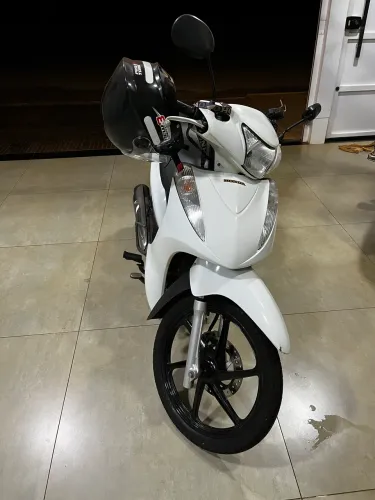 Honda Biz muito nova