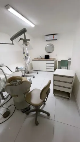 VENDO CLÍNICA ODONTOLÓGICA