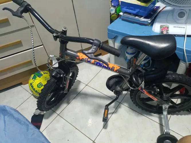 Bicicleta Semi-nova infantil
