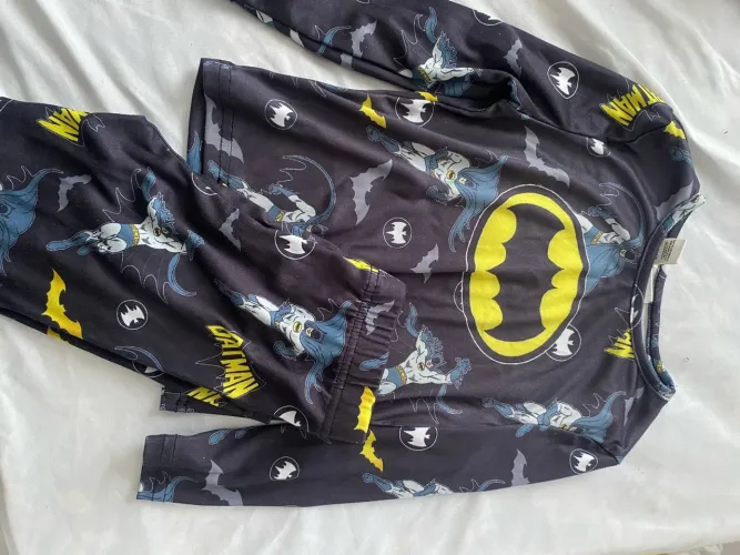 Roupas 3 e 5 anos menino.