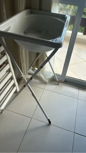 Banheira infantil com suporte
