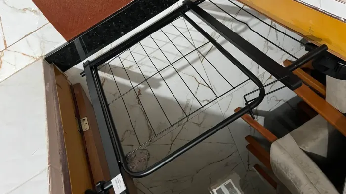 Portão de Segurança Ajustável para Pets e Crianças 68 a 83 cm - Preto | Novo