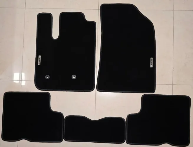 Tapetes internos Renault Duster 2024
