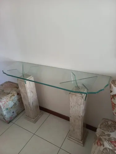 Aparador de sala em base granito com tampo em vidro temoerado de 05mm. lindo