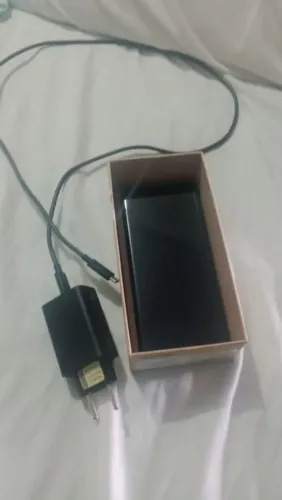 Moto Edge 40 neo pra venda com nota fiscal ir carregador original dele