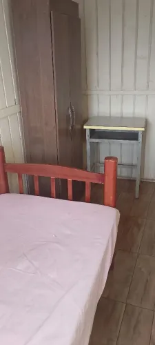 Alugo quarto pra mulheres