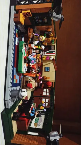 Brinquedo LEGO serie FRIENDS 21319 incompleto, sem caixa