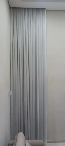 Cortina para sala pé direito alto