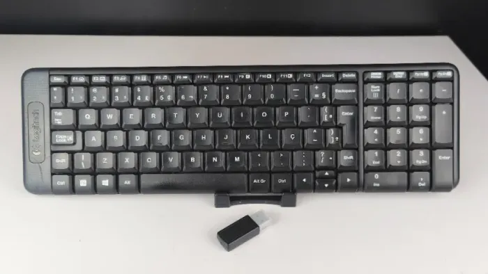 Teclado Logitech K220 ABNT2