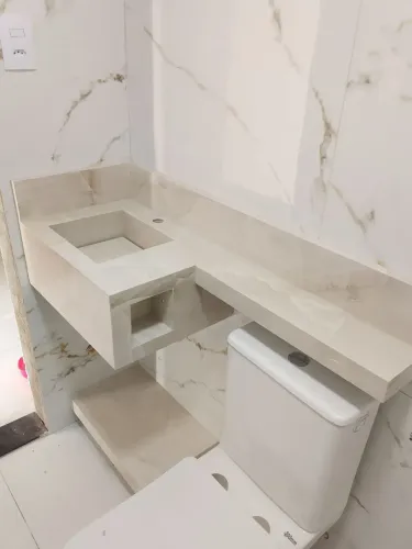 PIAS DE PORCELANATO