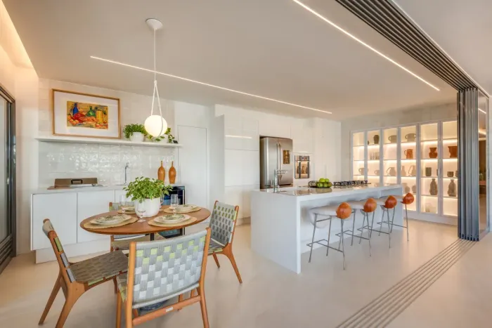 Apartamento com 270 m2, 4 suítes, em frente a Praça do Sol (oportunidade)