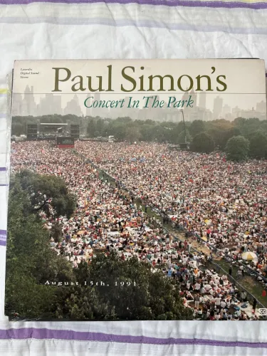 Laser Disc Paul Simon?s concert in the park