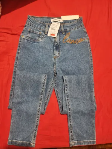 Calça lança perfume nunca usada
