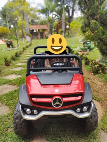 Carro Elétrico modelo Mercedez Benz