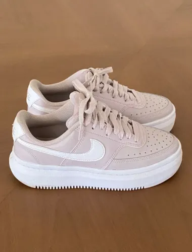 Tênis Nike lilás 34