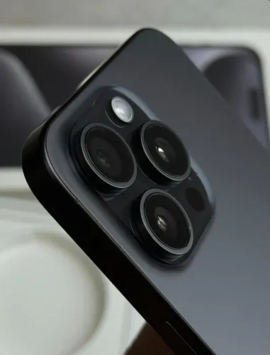 iPhone 15 Pro Black Titanium -128 (Completo )