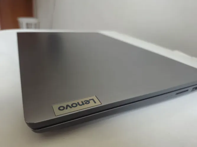 Lenovo IdeaPad 3 AMD Ryzen 5 5500U | 8GB RAM | SSD NVMe | Impecável / Bateria Excelente