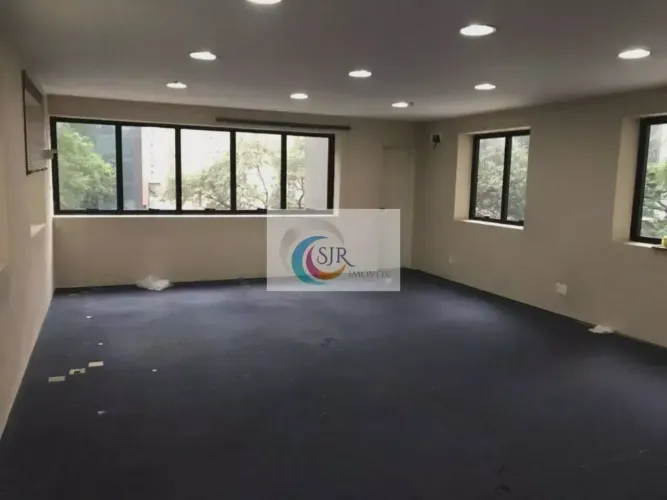 Sala/Conjunto para aluguel possui 110 metros quadrados em Cerqueira César - São Paulo - SP