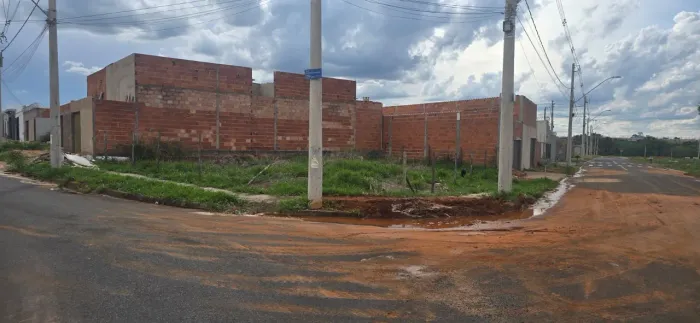 Terreno à venda no bairro Mansour em Uberlândia