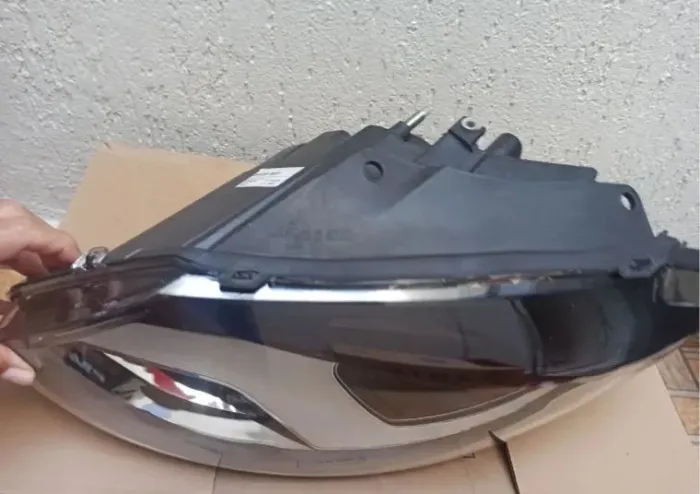 Farol CrossFox lado direito