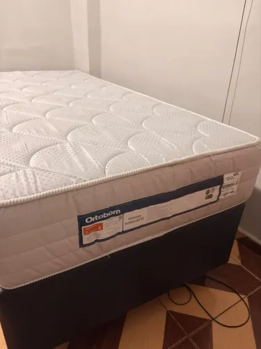 Cama box solteiro semi nova