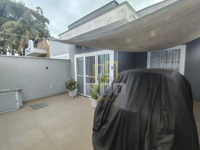 Casa linear no Jardim Mariléa com 2 quartos, muito bem localizada!