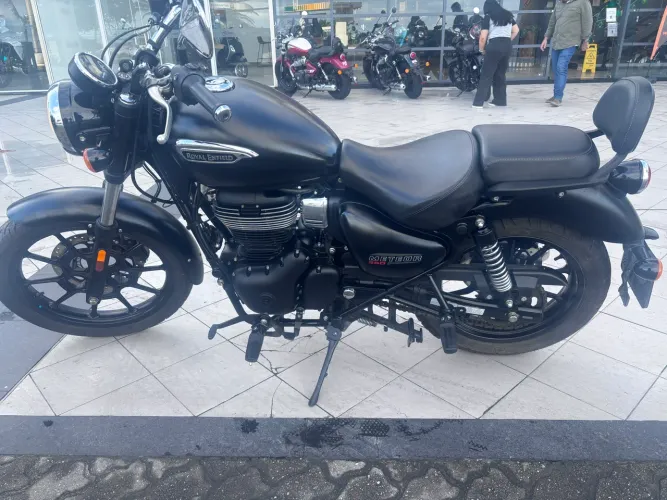 Royal Meteor Stellar 2015 - Vendedora Fernanda