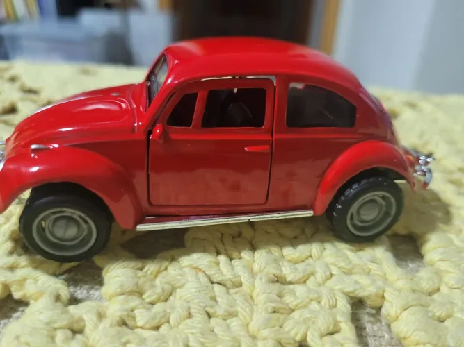Carrinho de fricção, fusca vermelho, novo