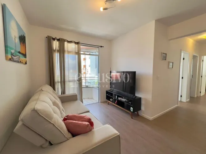 Apartamento amplo em região residencial.