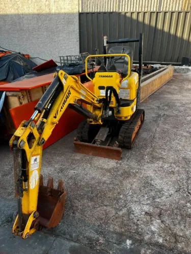 Miniescavadeira Yanmar SV08