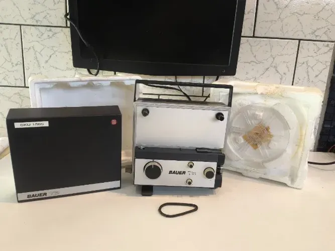 PROJETOR BAUER T5 SUPER 8 - PRECISA DA TROCA DA CORREIA