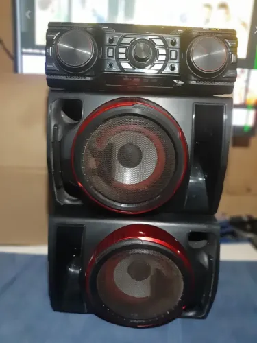 Vendo um micro system da marca LG com Bluetooth 