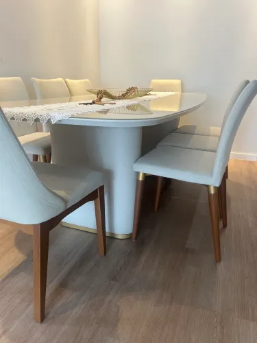 Mesa 8 cadeiras