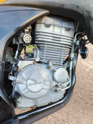 Vendo CB300R por 10.000