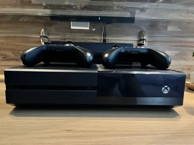 X-Box One com Kinect, 3 Controles e 6 Jogos