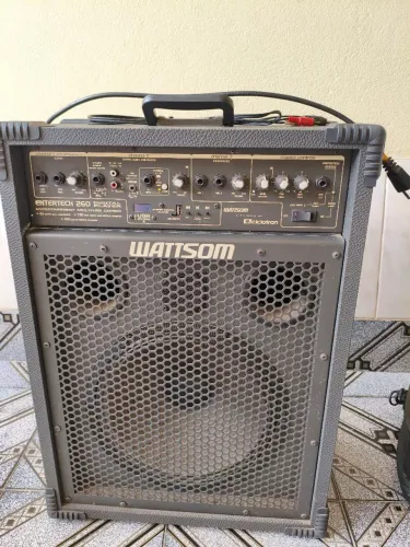 VENDO CAIXAS DE SOM - 100,00 CADA