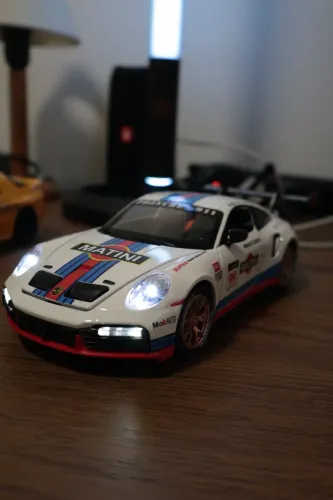 Porsche 911 GT3 RS 1:24