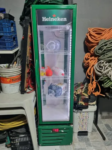 Cervejeira expositora 