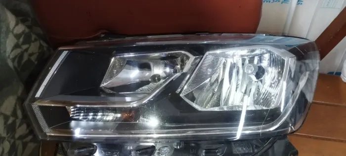 Farol saveiro lado esquerdo semi novo