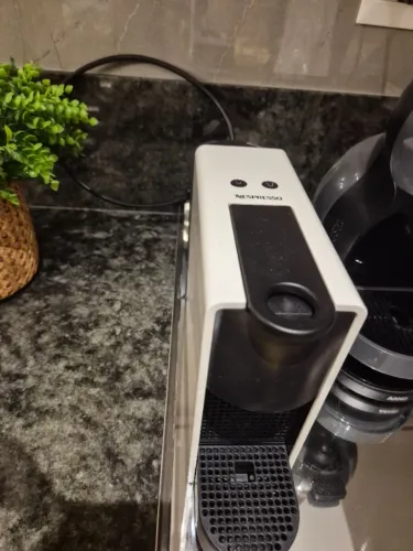 Cafeteira Nespresso Essenza Mini