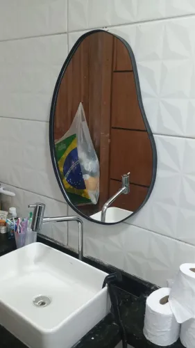 Espelho orgânico para banheiro 