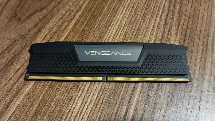 16GB DDR5 - CORSAIR VENGEANCE