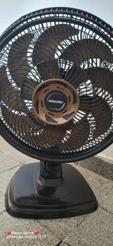 Lindo ventilador 15 palhetas novo 150 reais 3 meses de uso