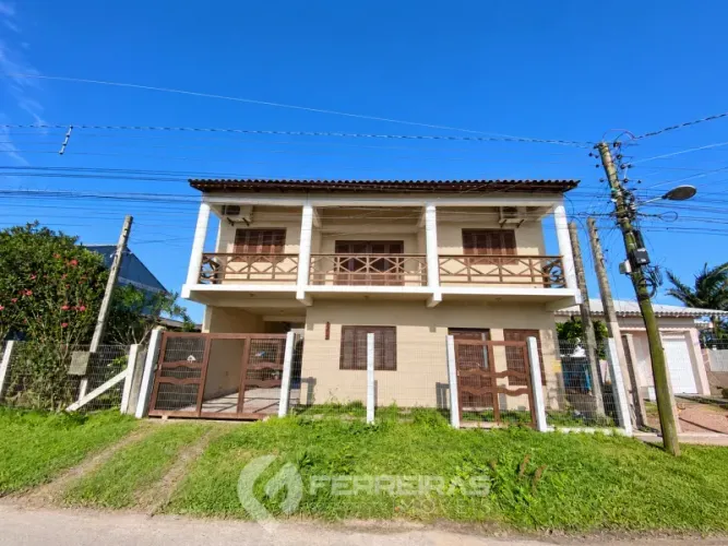 Locação Anual de Apartamento 4 Dormitórios: Amplo, com Sacada e Garagem Coberta