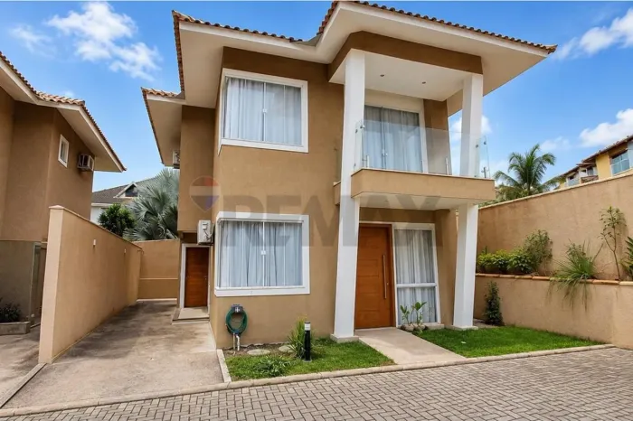 Linda Casa Duplex em Condomínio, a Poucos Minutos da Praia da Rasa