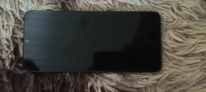 Celular novo sem nenhuma marca de uso 