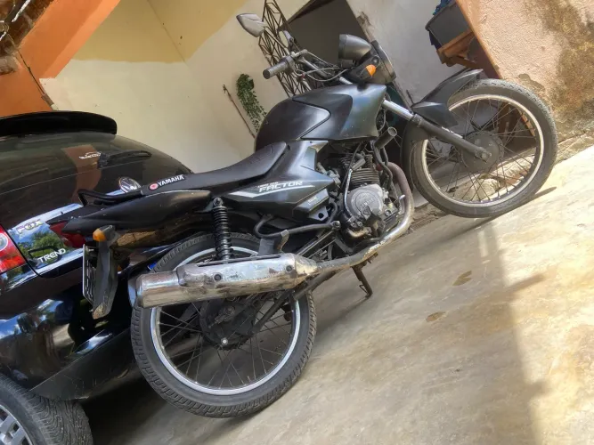 Moto Factor 125 de 2011