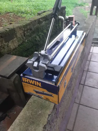 Cortador de pisos Irwin novo na caixa
